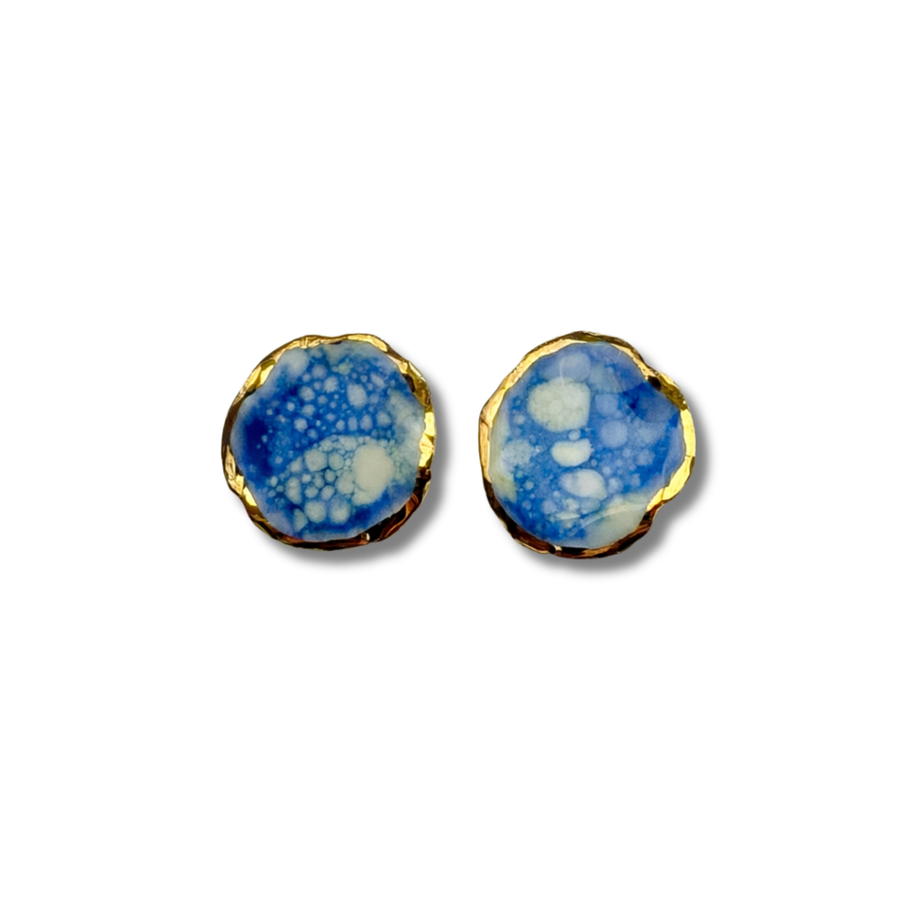 Cercei mici din porțelan, model disc, decorați cu aur coloidal 24k