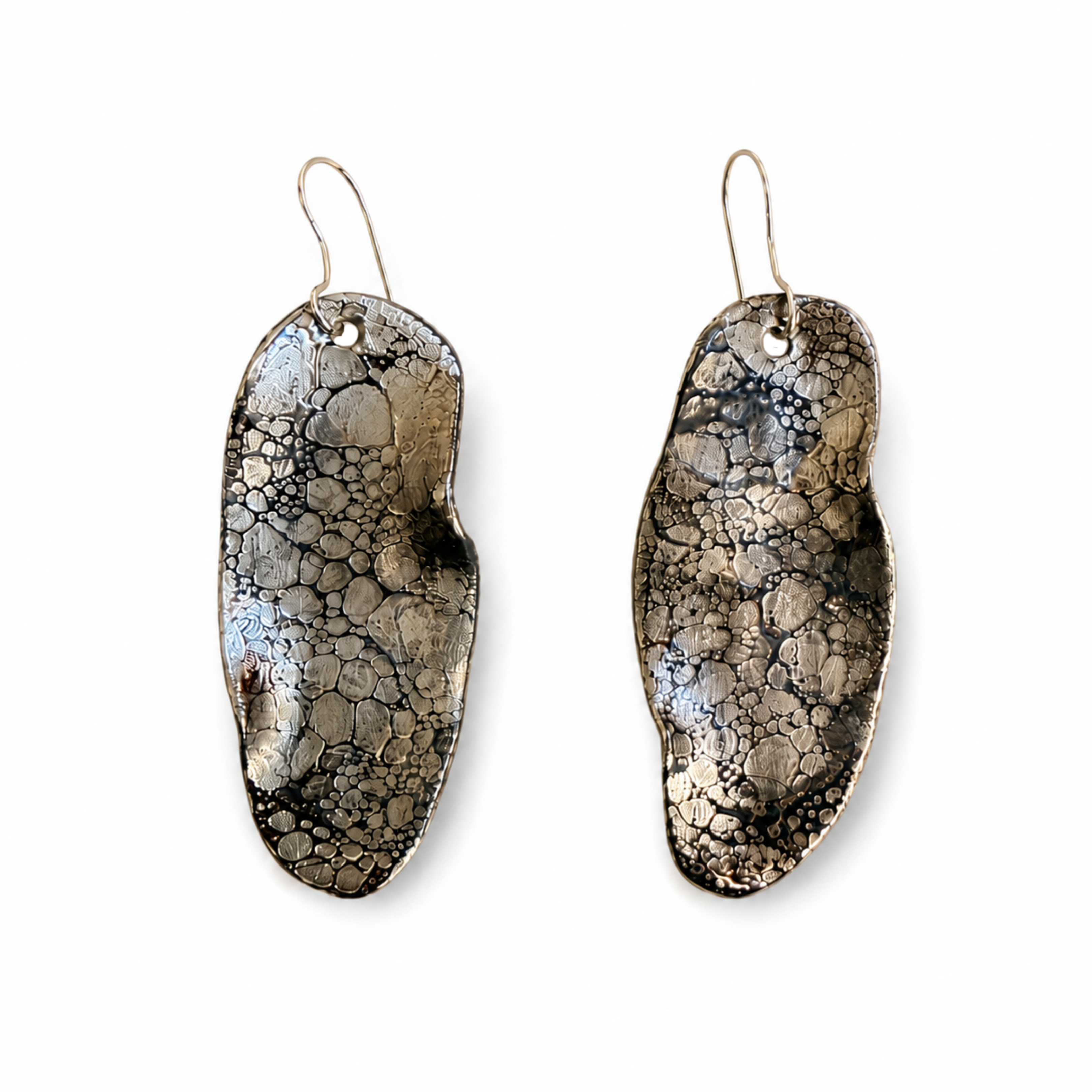 porcelain earrings with platinum details 